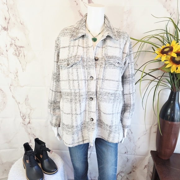 Banana Republic Oversized Wool Barn Jacket Shacket Plaid Black White Warm - Picture 3 of 6